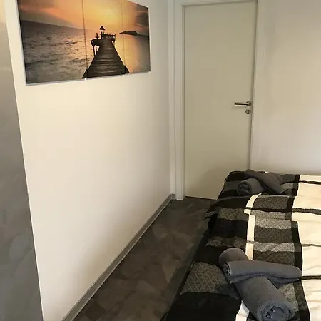 شقة أبارتمنت رمادي *